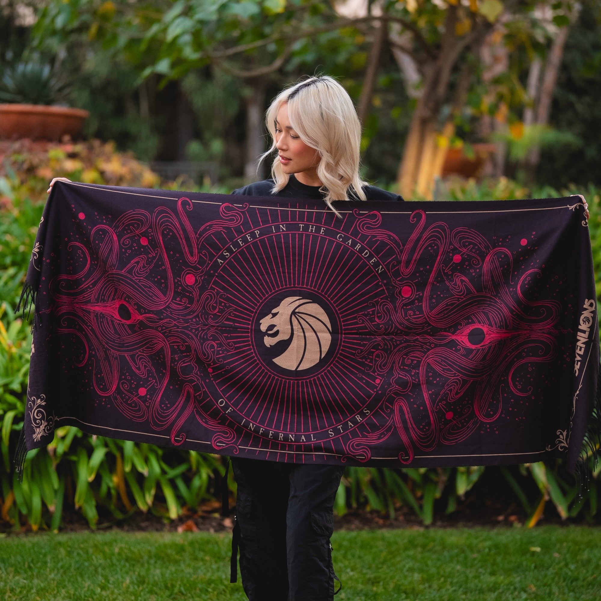 SEVEN LIONS - ASLEEP IN THE GARDEN PASHMINA – Seven Lions Store